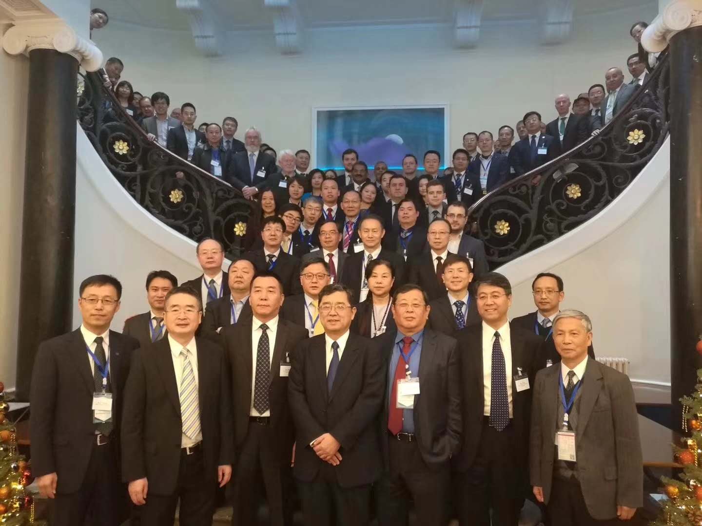 1513127083745912.jpg 论坛全体代表合影.jpg