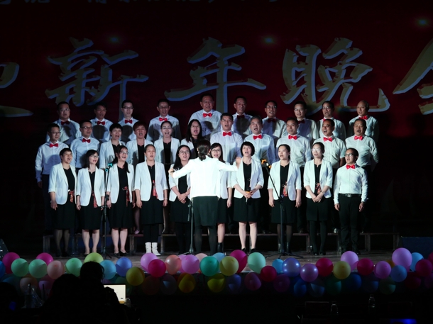 1577414455117648.jpg 3教职工大合唱(发文稿).jpg