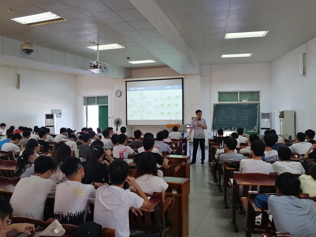 数计学院邀请企业为学生作前沿技术讲座1111.jpg