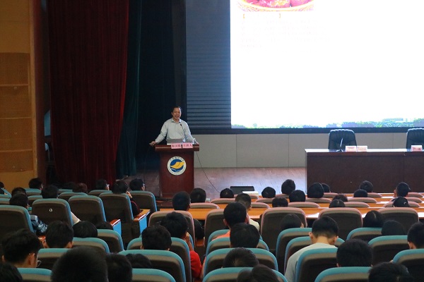 1541466154937490.jpg 陈汉能作考研辅导报告11.jpg