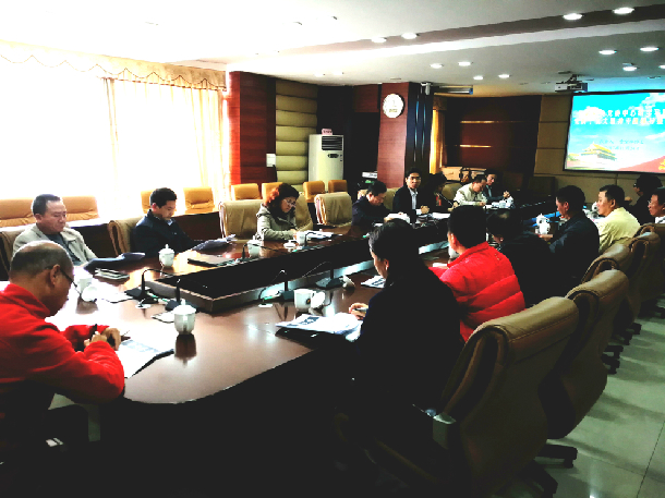 行政机关党委中心组学习会议现场.jpg
