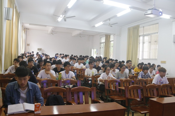 1523933942196526.jpg 安全教育1.jpg