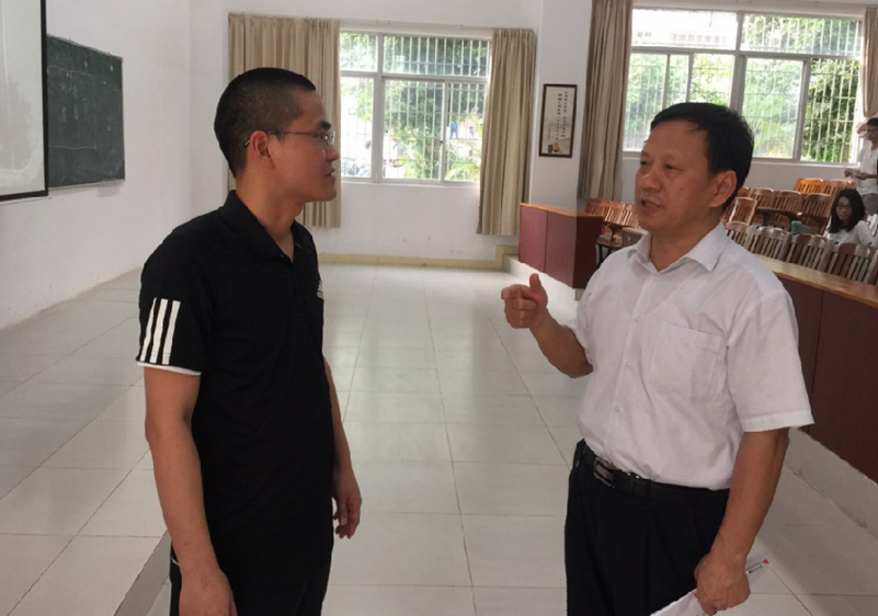 1496278933153408.png 陈金龙教授听课.png