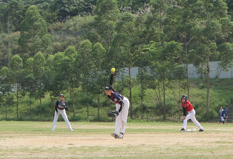 1557732435672543.jpg 垒球队对阵中大南方决赛场面.jpg