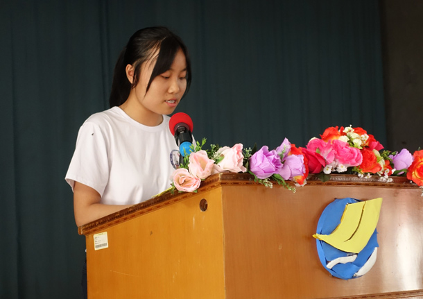 1512969256103396.jpg 5、国贸1174班黄欣同学发言.JPG